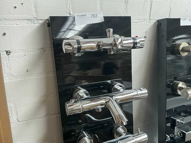 Badkraan demowand - afbeelding 2 van  8
