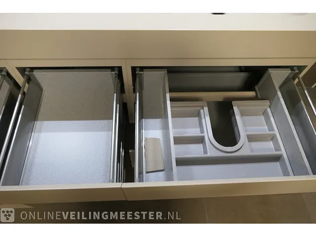 Badmeubel fiora, making, bone 40t - afbeelding 29 van  30
