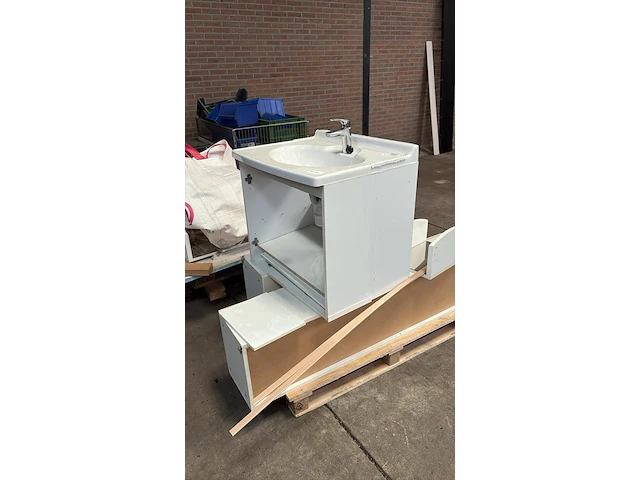 Badmeubel - afbeelding 1 van  3
