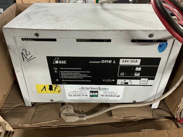 Bae - 24v 50a - acculaders - afbeelding 1 van  1
