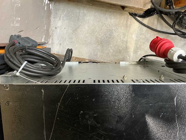 Bae - 48v 70a - acculaders - afbeelding 2 van  3