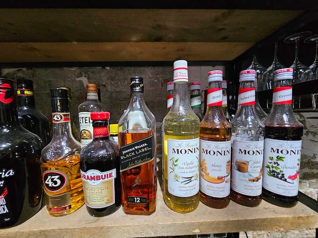 Baileys, tia maria, johny walker, etc. - flessen drank (44x) - afbeelding 5 van  5