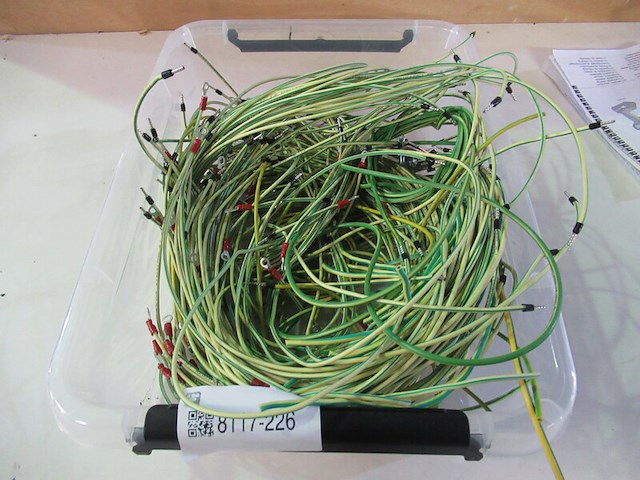 Bak met aansluitkabels - afbeelding 3 van  3