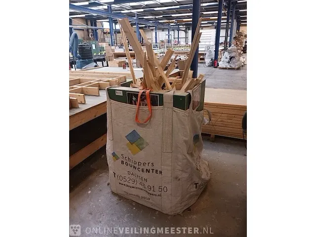 Bak met resthout - afbeelding 1 van  3