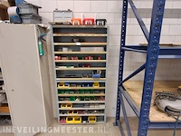 Bakkenkast met inhoud - afbeelding 1 van  16