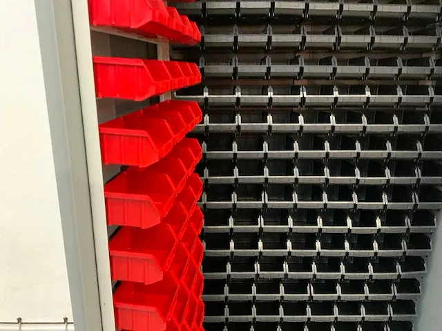 Bakkenstripkast gevuld met 340 opbergbakken - afbeelding 8 van  11