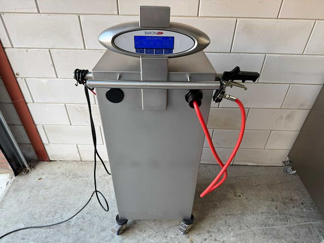 Bakon jelly - 2010 - satelliete 1 - gelei spuit - afbeelding 1 van  5