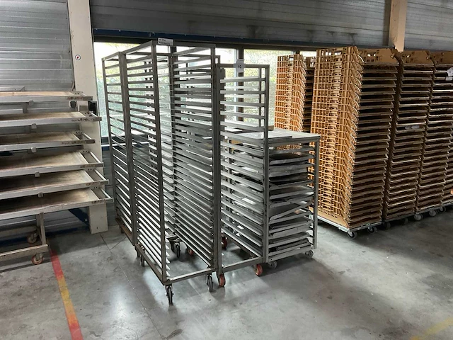 Bakplatenwagens (6x) - afbeelding 1 van  7