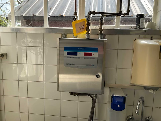 Baktec - 2018 - b3 univers - water doseer systeem - afbeelding 1 van  6