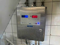 Baktec b3 univers waterdoseerapparaat inclusief chiller - afbeelding 1 van  4
