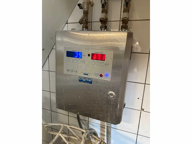 Baktec b3 univers waterdoseerapparaat inclusief chiller - afbeelding 2 van  4