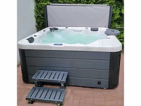 Balbao luxe spa whirlpool and outdoor spa