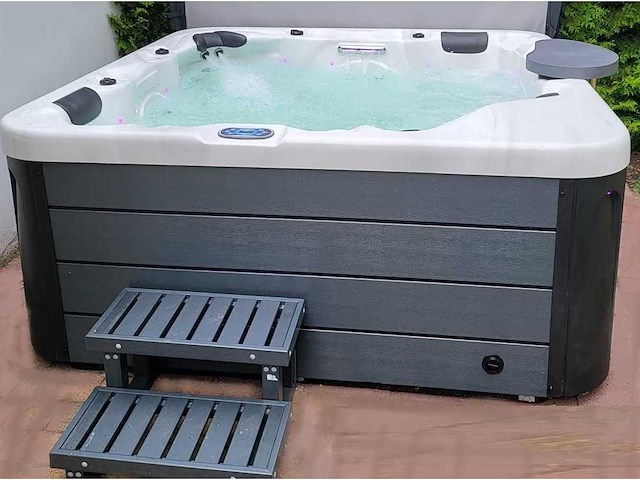 Balboa - spa - jacuzzi en buitenspa - afbeelding 1 van  10