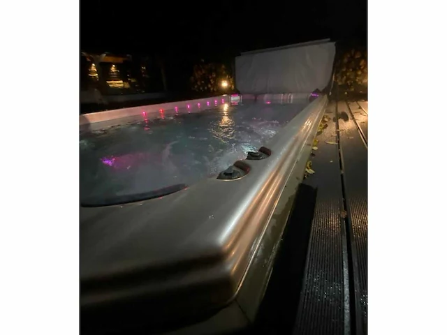 Balboa 10 persoons jacuzzi en zwemspa - afbeelding 4 van  22
