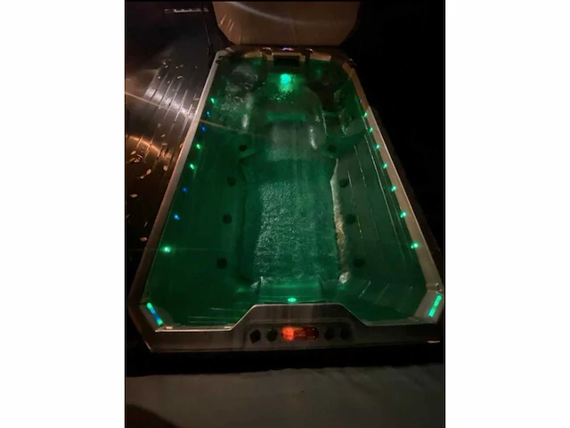 Balboa 10 persoons jacuzzi en zwemspa - afbeelding 5 van  22