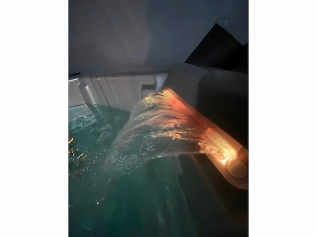 Balboa 10 persoons jacuzzi en zwemspa - afbeelding 21 van  22