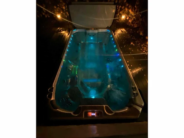 Balboa 10 persoons jacuzzi en zwemspa - afbeelding 22 van  22