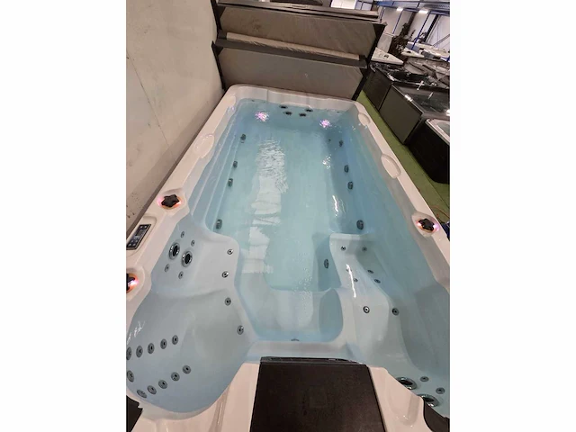 Balboa 10 persoons zwem spa jacuzzi en buitenspa - afbeelding 4 van  29