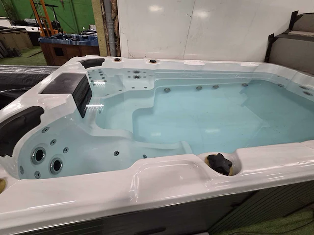 Balboa 10 persoons zwem spa jacuzzi en buitenspa - afbeelding 15 van  29
