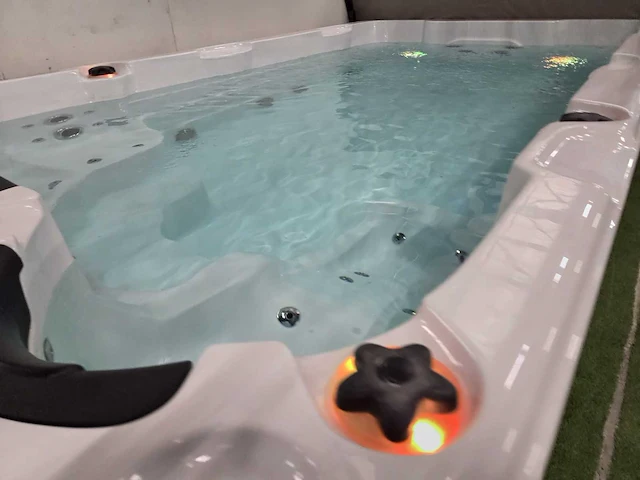 Balboa 10 persoons zwem spa jacuzzi en buitenspa - afbeelding 17 van  29