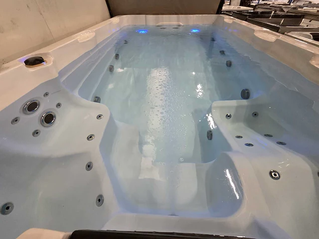 Balboa 10 persoons zwem spa jacuzzi en buitenspa - afbeelding 18 van  29