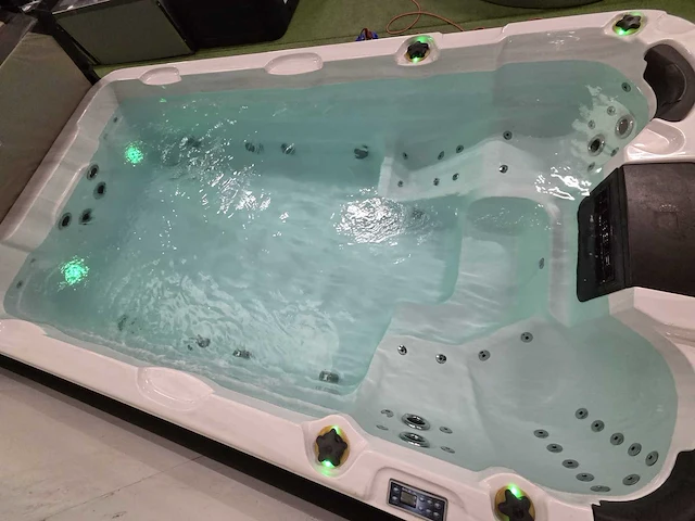 Balboa 10 persoons zwem spa jacuzzi en buitenspa - afbeelding 25 van  29