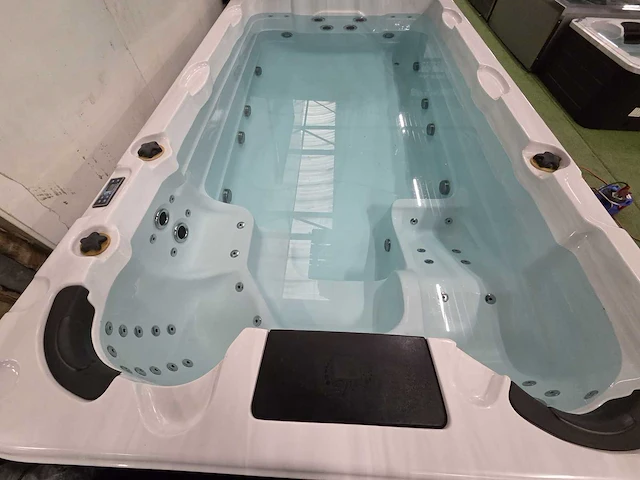 Balboa 10 persoons zwem spa jacuzzi en buitenspa - afbeelding 27 van  29