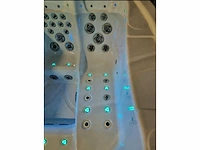 Balboa 15 persoons dubbele cabine jacuzzi en zwemspa - afbeelding 2 van  21
