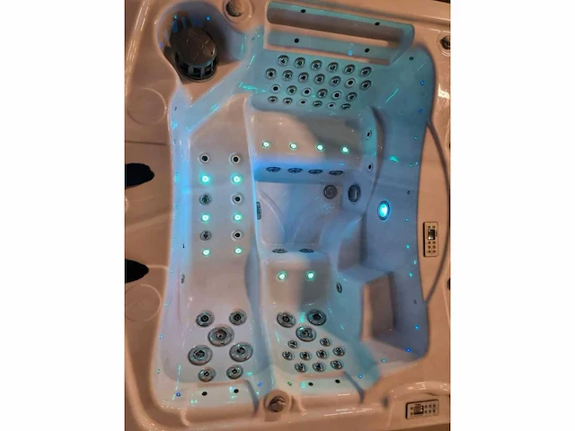Balboa 15 persoons dubbele cabine jacuzzi en zwemspa - afbeelding 3 van  21