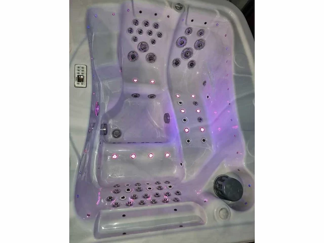 Balboa 15 persoons dubbele cabine jacuzzi en zwemspa - afbeelding 6 van  21