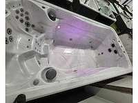 Balboa 15 persoons dubbele cabine jacuzzi en zwemspa - afbeelding 7 van  21