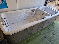 Balboa 15 persoons dubbele cabine jacuzzi en zwemspa - afbeelding 15 van  21