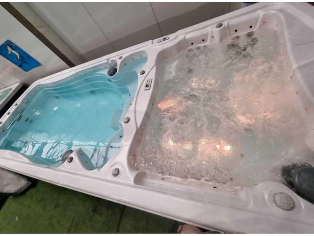 Balboa 15 persoons dubbele cabine jacuzzi en zwemspa - afbeelding 16 van  21