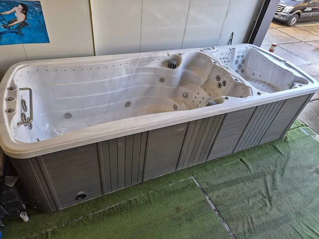 Balboa 15 persoons dubbele cabine jacuzzi en zwemspa - afbeelding 17 van  21