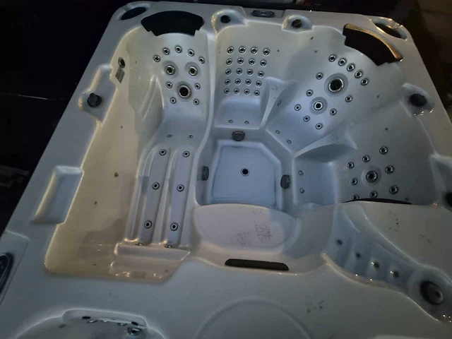 Balboa 15 persoons dubbele cabine jacuzzi en zwemspa - afbeelding 3 van  21