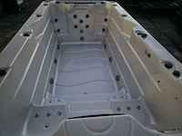 Balboa 15 persoons dubbele cabine jacuzzi en zwemspa - afbeelding 5 van  21