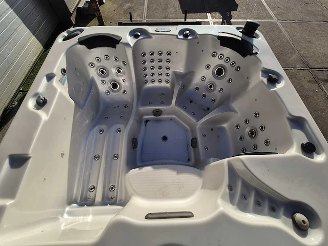 Balboa 15 persoons dubbele cabine jacuzzi en zwemspa - afbeelding 16 van  21
