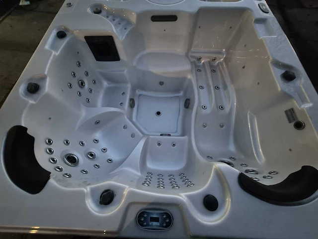 Balboa 15 persoons dubbele cabine jacuzzi en zwemspa - afbeelding 21 van  21