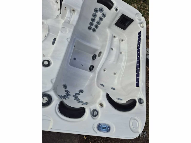 Balboa 15 persoons dubbele cabine jacuzzi en zwemspa - afbeelding 11 van  20