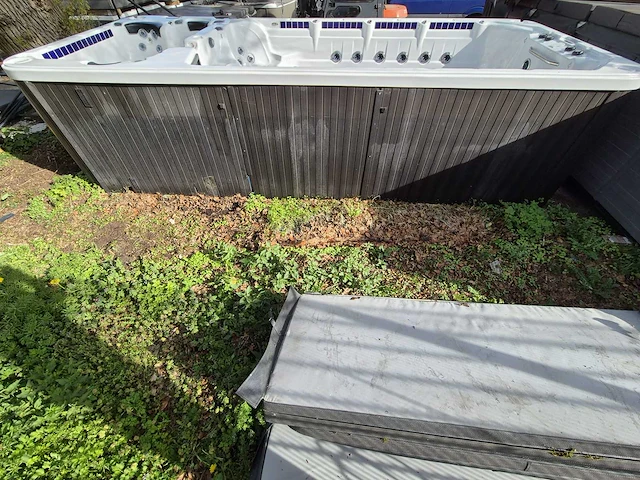 Balboa 15 persoons dubbele cabine jacuzzi en zwemspa - afbeelding 7 van  21