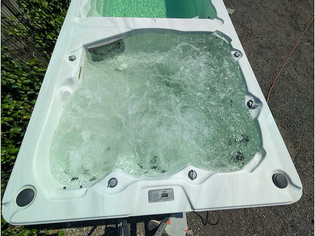 Balboa 15 persoons jacuzzi en zwemspa met warmtepomp - afbeelding 4 van  44