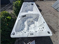 Balboa 15 persoons jacuzzi en zwemspa met warmtepomp - afbeelding 1 van  44