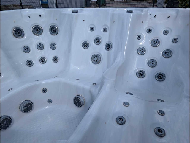 Balboa 15 persoons jacuzzi en zwemspa met warmtepomp - afbeelding 21 van  44