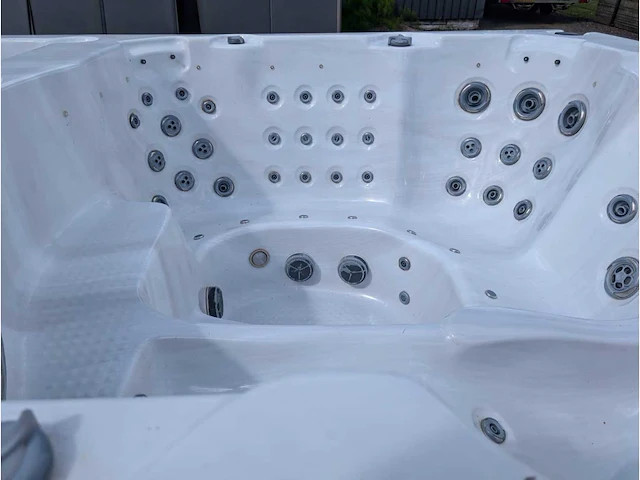 Balboa 15 persoons jacuzzi en zwemspa met warmtepomp - afbeelding 22 van  44