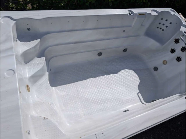 Balboa 15 persoons jacuzzi en zwemspa met warmtepomp - afbeelding 27 van  44