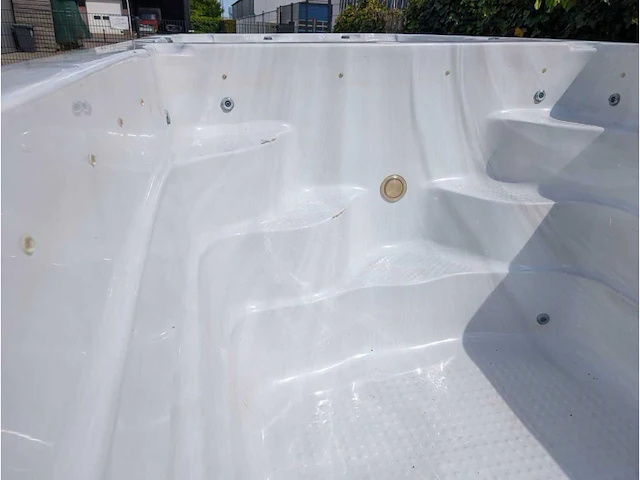 Balboa 15 persoons jacuzzi en zwemspa met warmtepomp - afbeelding 28 van  44
