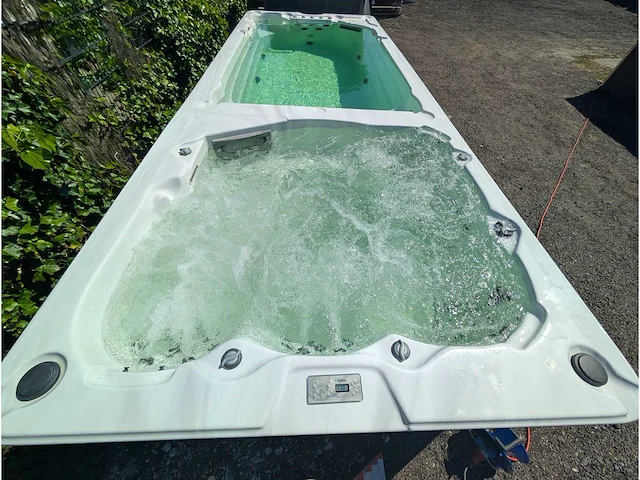 Balboa 15 persoons jacuzzi en zwemspa met warmtepomp - afbeelding 23 van  44