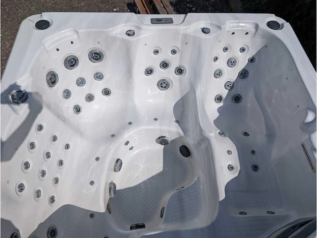 Balboa 15 persoons jacuzzi en zwemspa met warmtepomp - afbeelding 36 van  44
