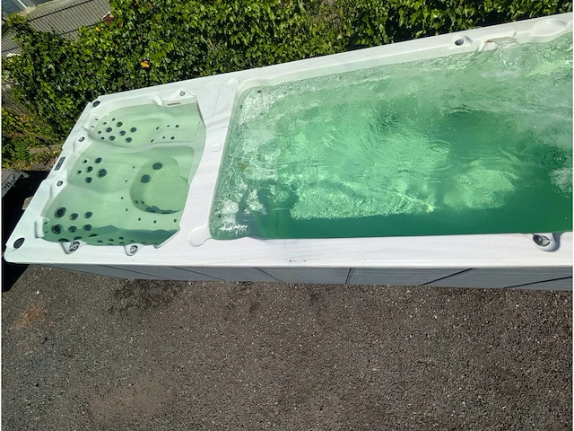 Balboa 15 persoons jacuzzi en zwemspa met warmtepomp - afbeelding 34 van  44