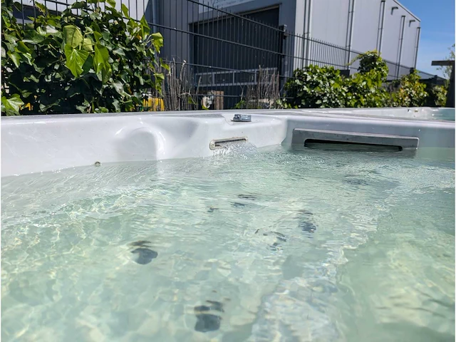 Balboa 15 persoons jacuzzi en zwemspa met warmtepomp - afbeelding 44 van  44